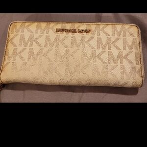 Vintage & Loved Michael Kors Wallet